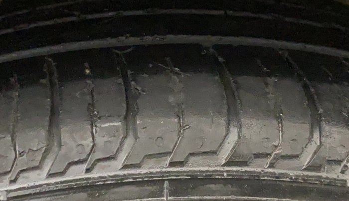 2022 Hyundai NEW I20 SPORTZ 1.2 MT, Petrol, Manual, 47,748 km, Right Rear Tyre Tread