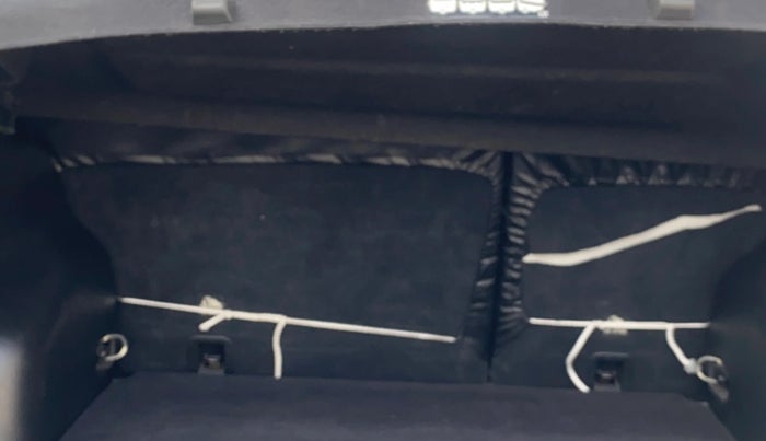 2017 Jeep Compass LIMITED 1.4 PETROL AT, Petrol, Automatic, 56,175 km, Boot Inside