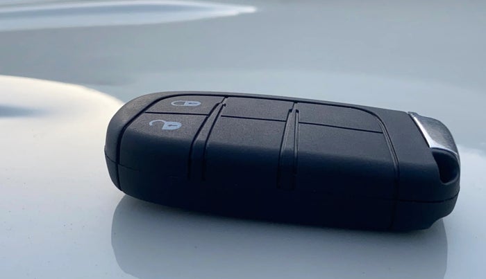 2017 Jeep Compass LIMITED 1.4 PETROL AT, Petrol, Automatic, 56,175 km, Key Close Up