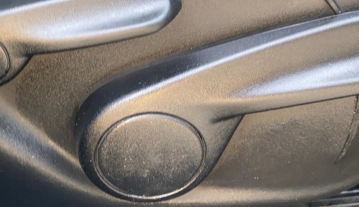 2017 Jeep Compass LIMITED 1.4 PETROL AT, Petrol, Automatic, 56,175 km, Driver Side Adjustment Panel