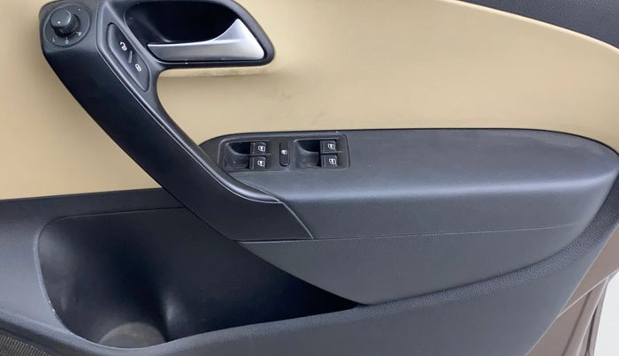 2017 Volkswagen Ameo COMFORTLINE 1.2L, Petrol, Manual, 76,200 km, Driver Side Door Panels Control