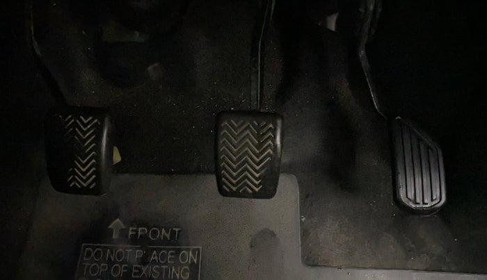 2018 Toyota Etios V PLATINUM, Petrol, Manual, 60,242 km, Pedals