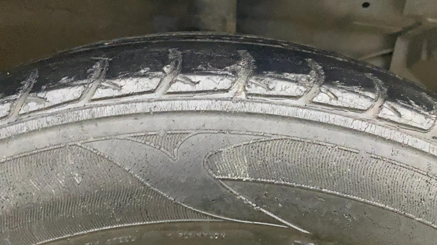 2018 Maruti Ertiga VXI CNG, CNG, Manual, 63,002 km, Right Front Tyre Tread