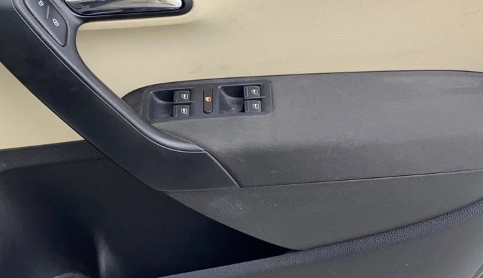 2018 Skoda Rapid AMBITION 1.6 MPI MT, Petrol, Manual, 36,544 km, Driver Side Door Panels Control