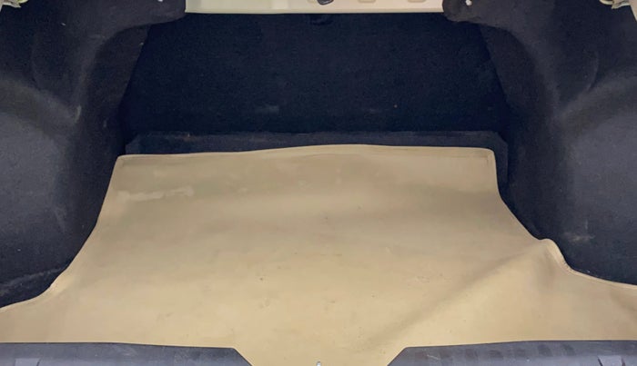 2016 Maruti Ciaz VDI+ SHVS, Diesel, Manual, 84,075 km, Boot Inside