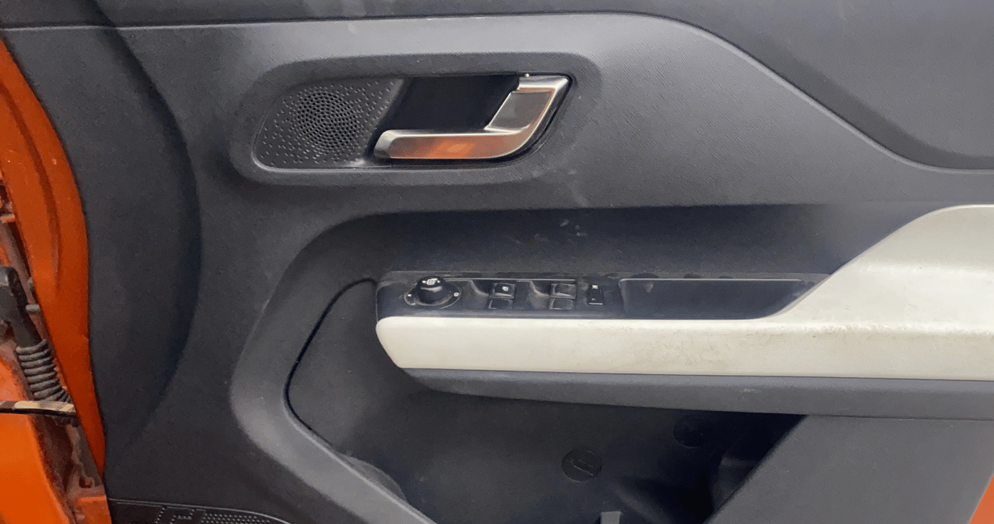 2023 Tata PUNCH CREATIVE  MT, Petrol, Manual, 27,766 km, Driver Side Door Panels Control