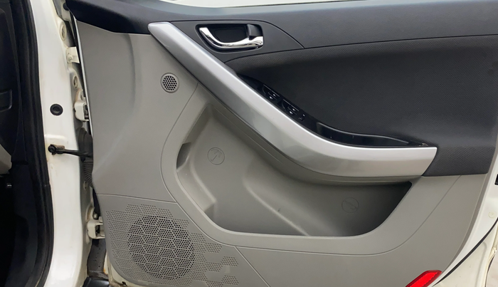 2018 Tata NEXON XZA PLUS DIESEL, Diesel, Automatic, 51,669 km, Driver Side Door Panels Control