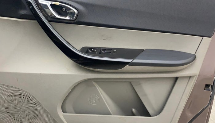 2019 Tata Tiago XZ PETROL, Petrol, Manual, 74,318 km, Driver Side Door Panels Control