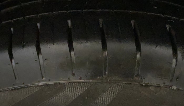 2017 Hyundai Elite i20 SPORTZ 1.2, Petrol, Manual, 86,854 km, Left Front Tyre Tread