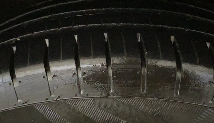 2017 Hyundai Elite i20 SPORTZ 1.2, Petrol, Manual, 86,854 km, Right Front Tyre Tread