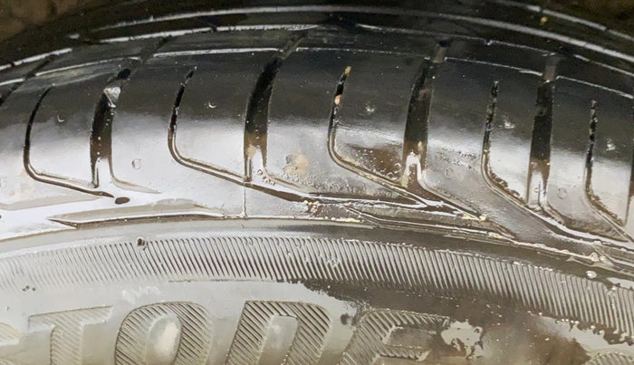 2021 KIA SONET HTX 1.5, Diesel, Manual, 69,633 km, Left Rear Tyre Tread