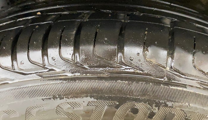 2021 KIA SONET HTX 1.5, Diesel, Manual, 69,633 km, Right Rear Tyre Tread