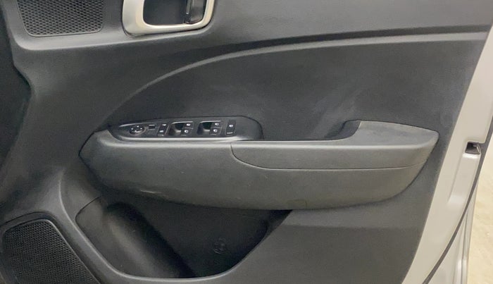 2019 Hyundai VENUE S 1.2, Petrol, Manual, 52,964 km, Driver Side Door Panels Control