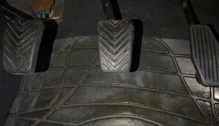 2013 Hyundai Eon ERA +, Petrol, Manual, 52,361 km, Pedals