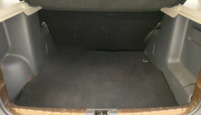 2013 Renault Duster 85 PS RXE DIESEL, Diesel, Manual, 1,00,493 km, Boot Inside