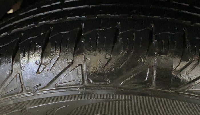 2024 Mahindra BOLERO NEO N 8, Diesel, Manual, 32,646 km, Right Rear Tyre Tread