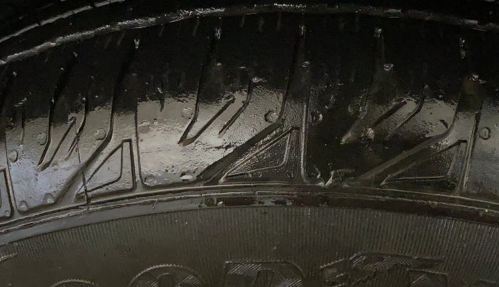 2024 Mahindra BOLERO NEO N 8, Diesel, Manual, 32,646 km, Right Front Tyre Tread