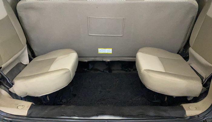 2024 Mahindra BOLERO NEO N 8, Diesel, Manual, 32,646 km, Boot Inside