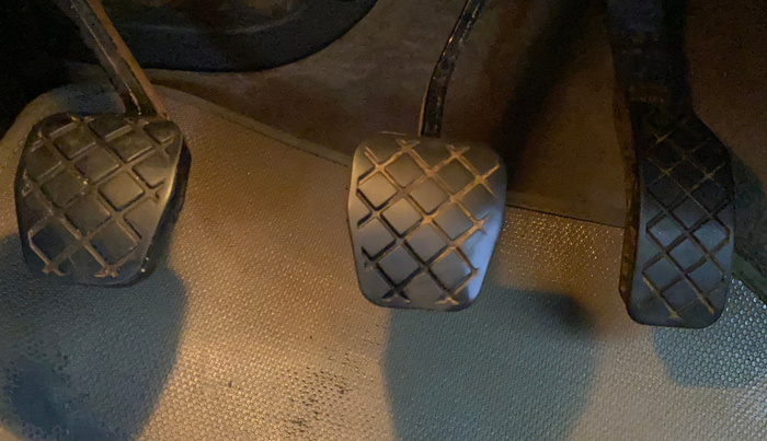 2017 Volkswagen Polo HIGHLINE1.2L, Petrol, Manual, 1,03,836 km, Pedals