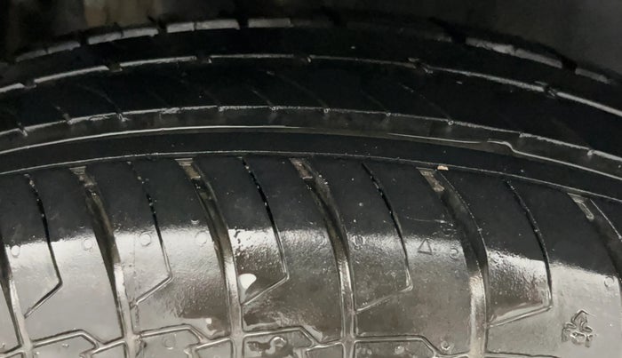 2023 Maruti Swift LXI, Petrol, Manual, 10,834 km, Right Rear Tyre Tread