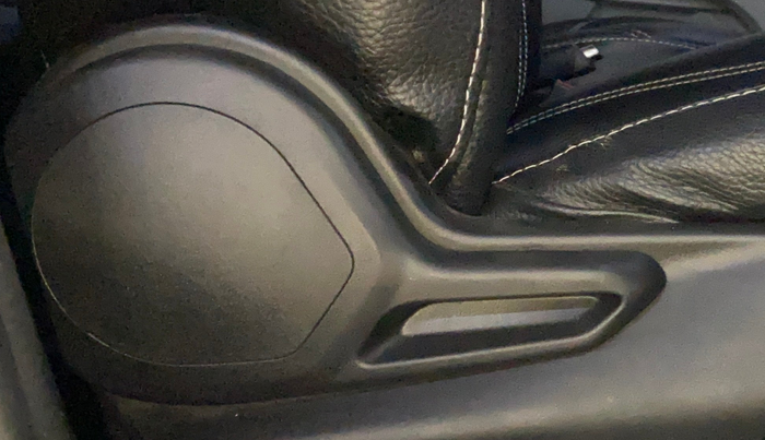 2024 Tata Tiago XTA PETROL, Petrol, Automatic, 10,806 km, Driver Side Adjustment Panel