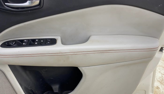 2017 Jeep Compass LIMITED 1.4 PETROL AT, Petrol, Automatic, 89,529 km, Driver Side Door Panels Control