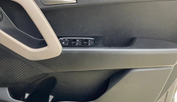 2016 Hyundai Creta SX 1.6 DIESEL, Diesel, Manual, 1,03,605 km, Driver Side Door Panels Control