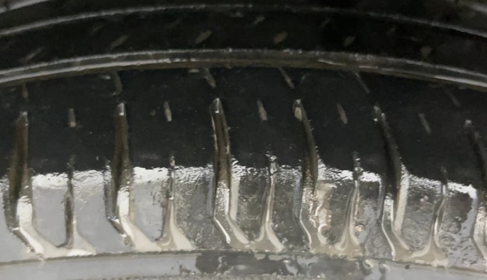 2018 Maruti Dzire LXI, Petrol, Manual, 56,089 km, Left Rear Tyre Tread