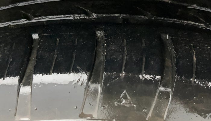 2018 Maruti Dzire LXI, Petrol, Manual, 56,089 km, Right Front Tyre Tread