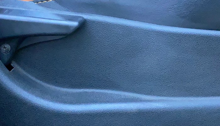 2016 Tata Tiago XT PETROL, Petrol, Manual, 70,339 km, Driver Side Adjustment Panel