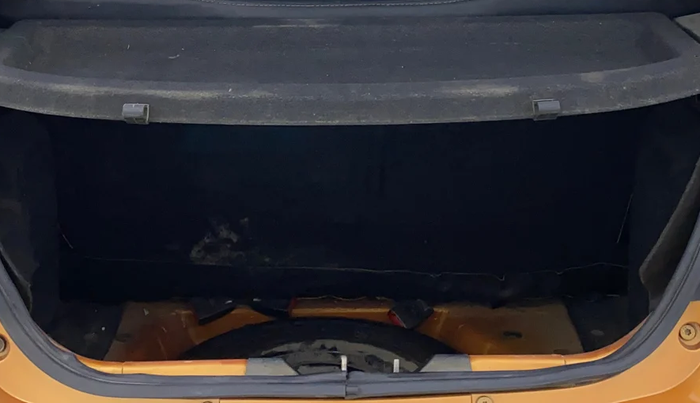 2016 Tata Tiago XT PETROL, Petrol, Manual, 70,339 km, Boot Inside