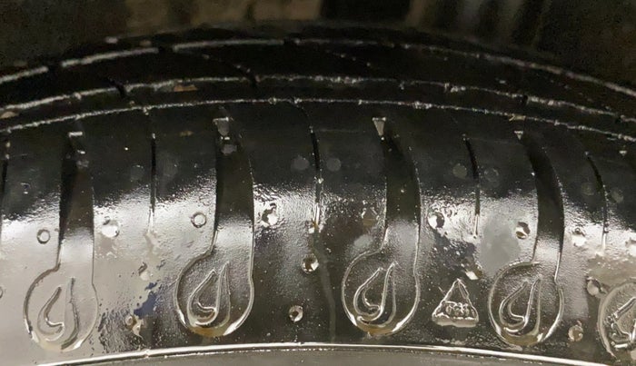 2021 Renault Kwid RXT 1.0 AMT (O), Petrol, Automatic, 43,858 km, Left Rear Tyre Tread