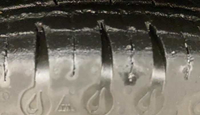 2021 Renault Kwid RXT 1.0 AMT (O), Petrol, Automatic, 43,858 km, Left Front Tyre Tread