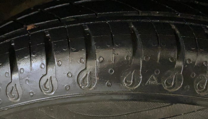 2021 Renault Kwid CLIMBER 1.0 AMT (O), Petrol, Automatic, 39,339 km, Right Rear Tyre Tread