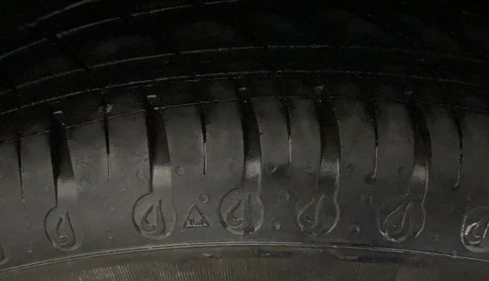 2021 Renault Kwid CLIMBER 1.0 AMT (O), Petrol, Automatic, 39,339 km, Left Rear Tyre Tread