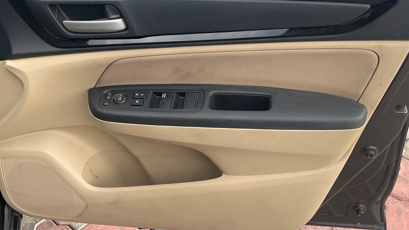 2020 Honda Amaze 1.2L I-VTEC S, Petrol, Manual, 48,144 km, Driver Side Door Panels Control