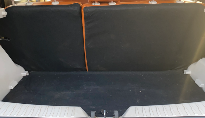 2022 Mahindra XUV300 W8 (O) 1.2 PETROL, Petrol, Manual, 80,884 km, Boot Inside