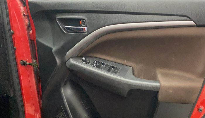 2023 Maruti BREZZA ZXI AT SMART HYBRID, Petrol, Automatic, 76,509 km, Driver Side Door Panels Control