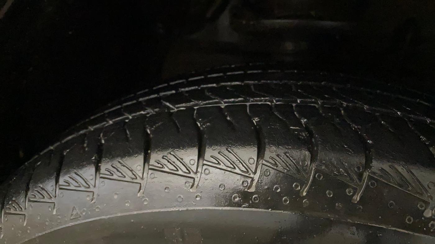 2022 Maruti Grand Vitara ZETA SMART HYBRID, Petrol, Manual, 40,092 km, Right Front Tyre Tread
