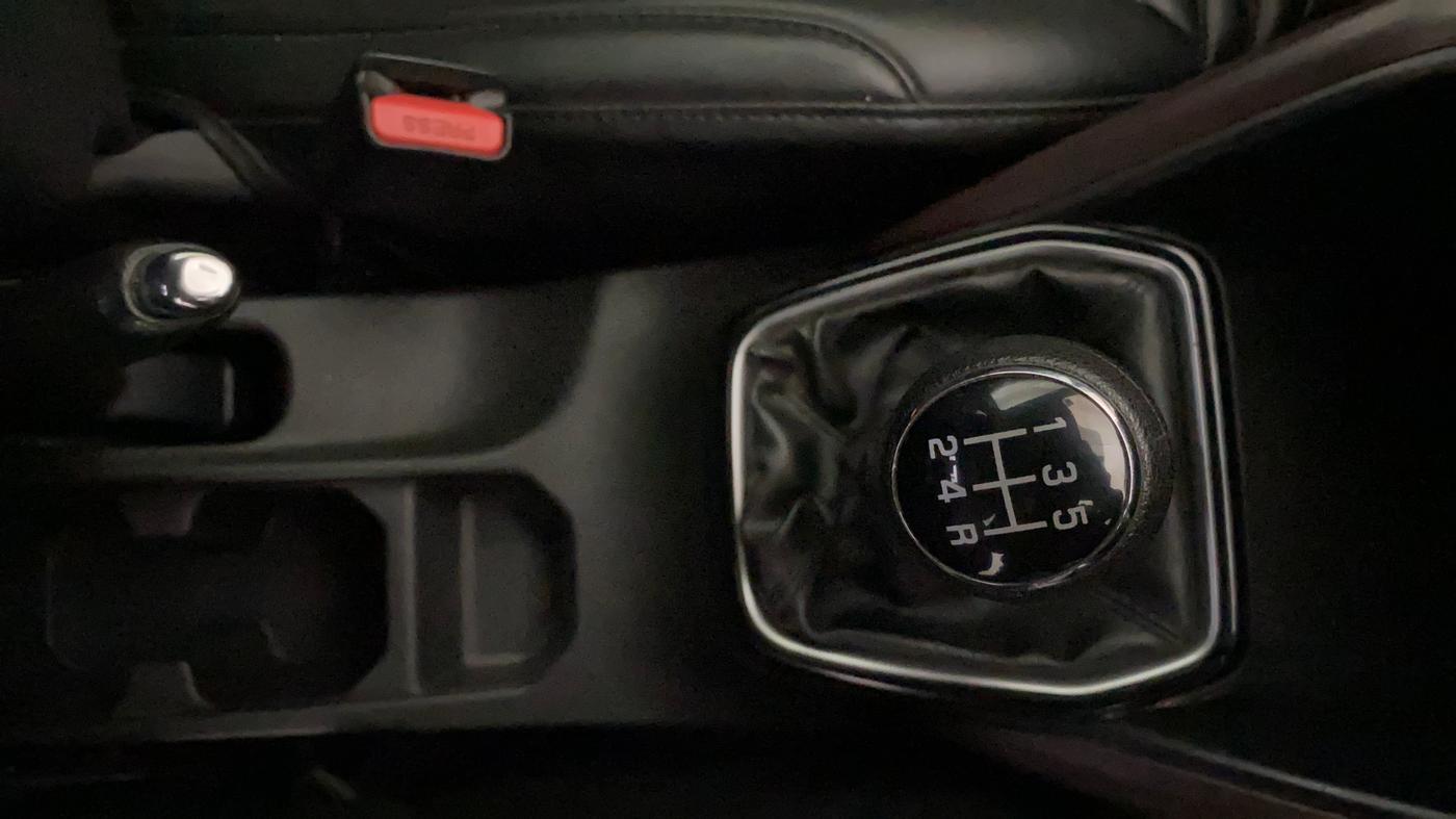 2022 Maruti Grand Vitara ZETA SMART HYBRID, Petrol, Manual, 40,092 km, Gear Lever