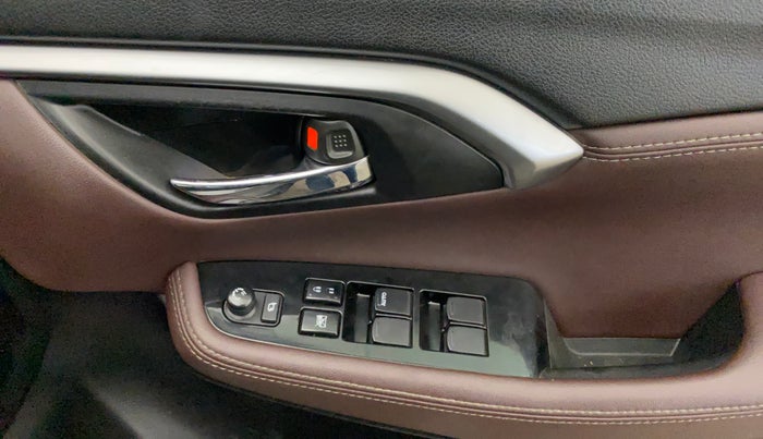 2022 Maruti Grand Vitara ZETA SMART HYBRID, Petrol, Manual, 40,056 km, Driver Side Door Panels Control