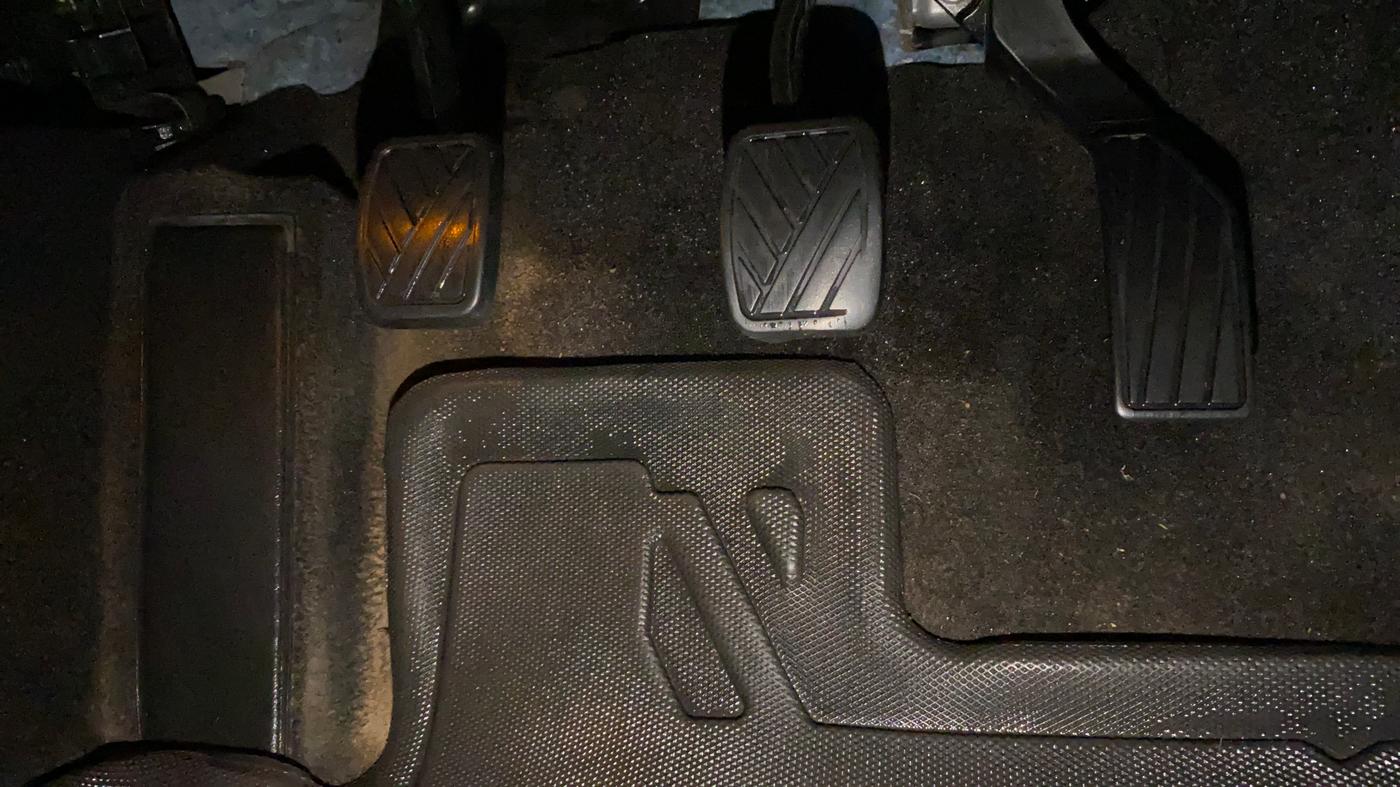 2022 Maruti Grand Vitara ZETA SMART HYBRID, Petrol, Manual, 40,092 km, Pedals
