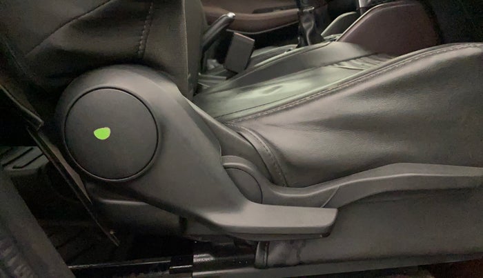 2022 Maruti Grand Vitara ZETA SMART HYBRID, Petrol, Manual, 40,056 km, Driver Side Adjustment Panel