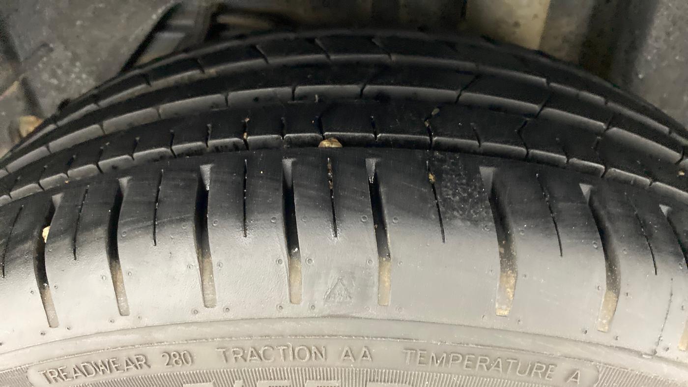 2020 Ford New Figo 1.2 TITANIUM, Petrol, Manual, 9,345 km, Left Rear Tyre Tread