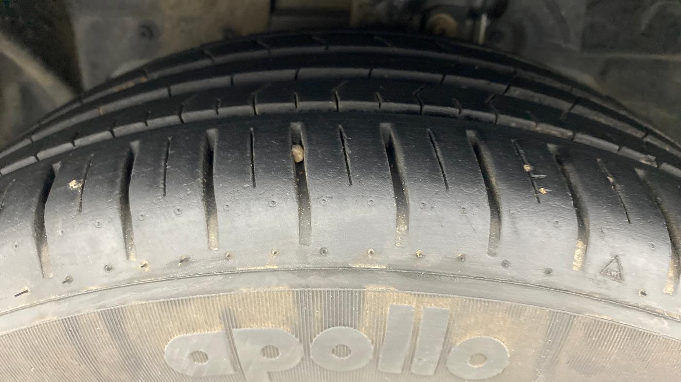 2020 Ford New Figo 1.2 TITANIUM, Petrol, Manual, 9,345 km, Left Front Tyre Tread