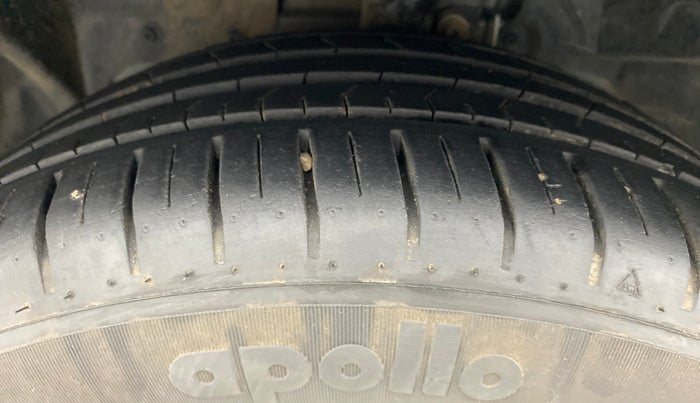 2020 Ford New Figo 1.2 TITANIUM, Petrol, Manual, 9,345 km, Left Front Tyre Tread
