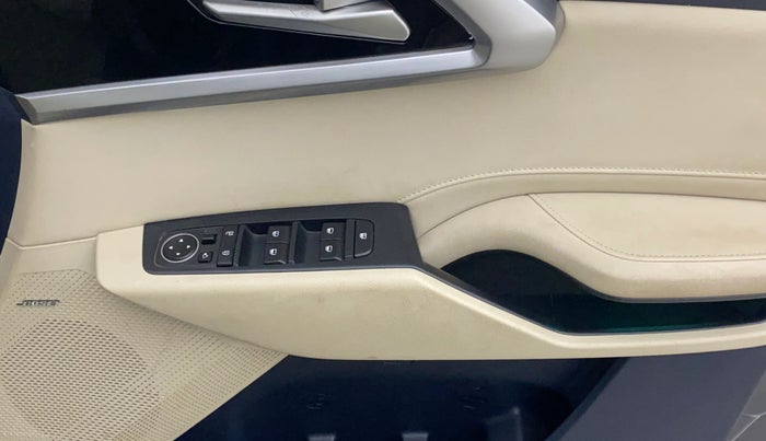 2023 KIA CARENS LUXURY PLUS 1.5 IMT PETROL, Petrol, Manual, 32,480 km, Driver Side Door Panels Control