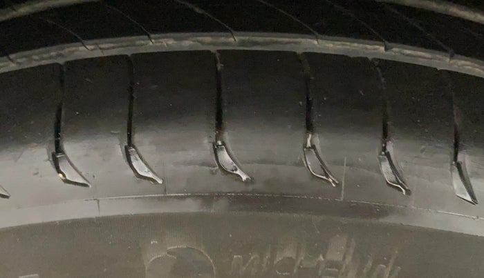 2022 Hyundai VENUE SX 1.5 (O) EXECUTIVE CRDI, Diesel, Manual, 82,560 km, Left Front Tyre Tread