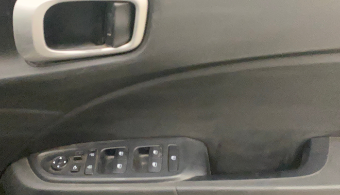 2022 Hyundai VENUE SX 1.5 (O) EXECUTIVE CRDI, Diesel, Manual, 82,560 km, Driver Side Door Panels Control