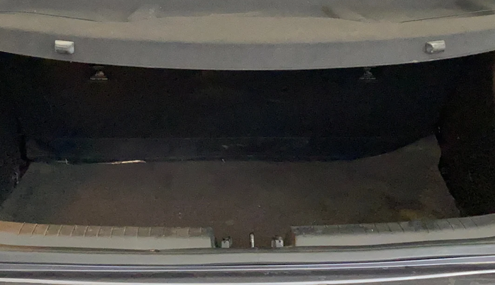 2018 Hyundai Elite i20 ASTA 1.2 (O), Petrol, Manual, 16,245 km, Boot Inside